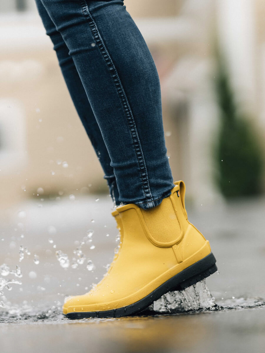 BOGS AMANDA CHELSEA II WATERPROOF BOOTS MUSTARD